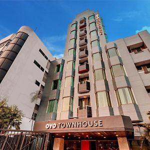 Super Oyo Townhouse 2 Hotel Gunung Sahari